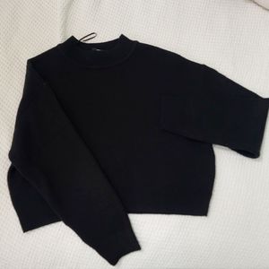 Mock neck crop sweater